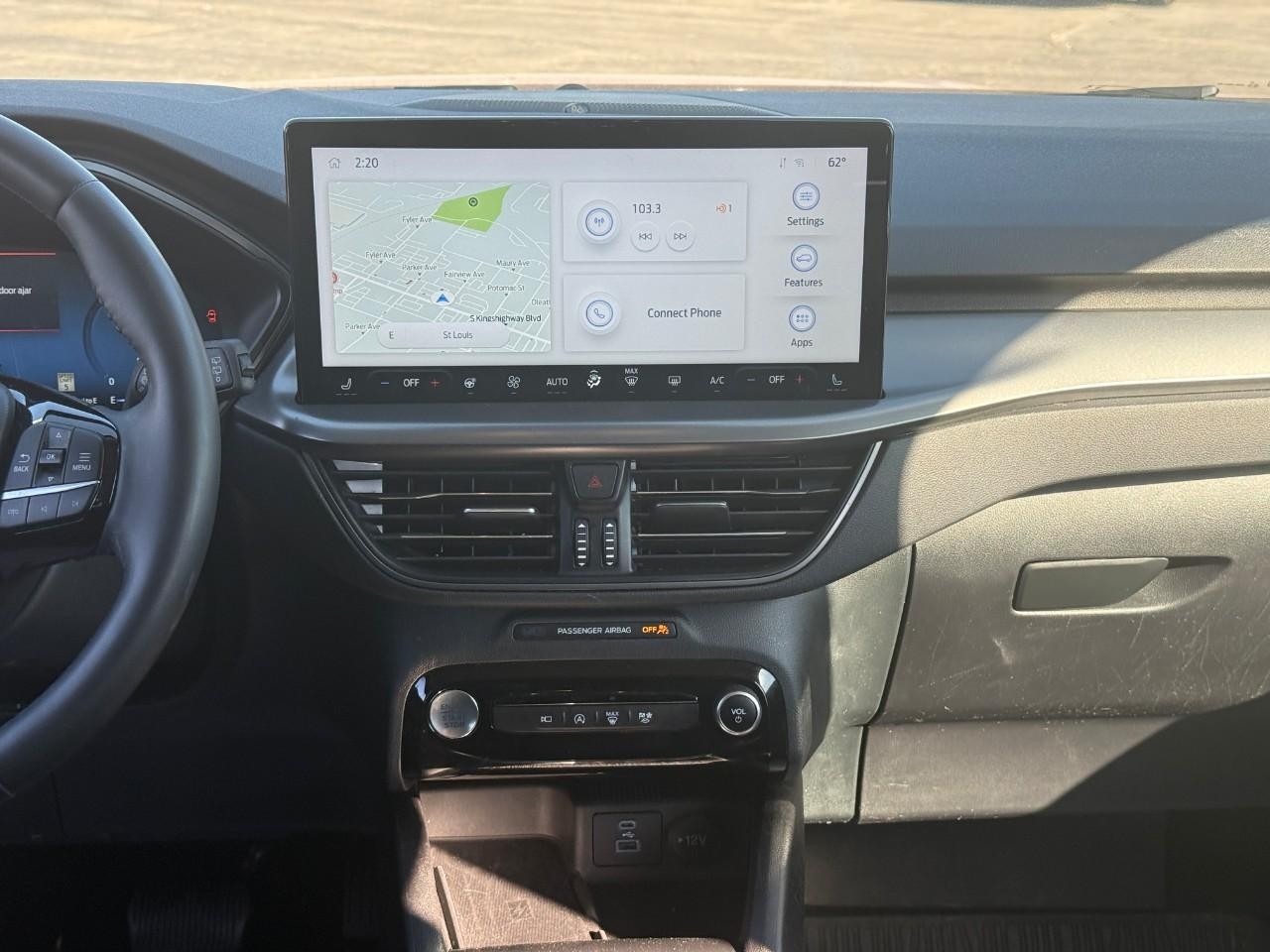 Ford Escape Vehicle Full-screen Gallery Image 13