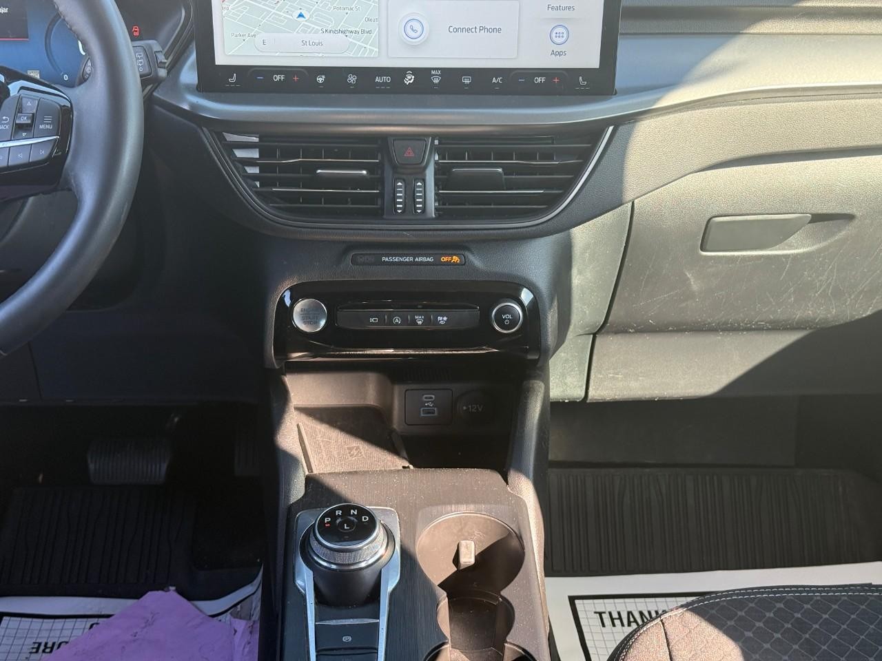 Ford Escape Vehicle Full-screen Gallery Image 14