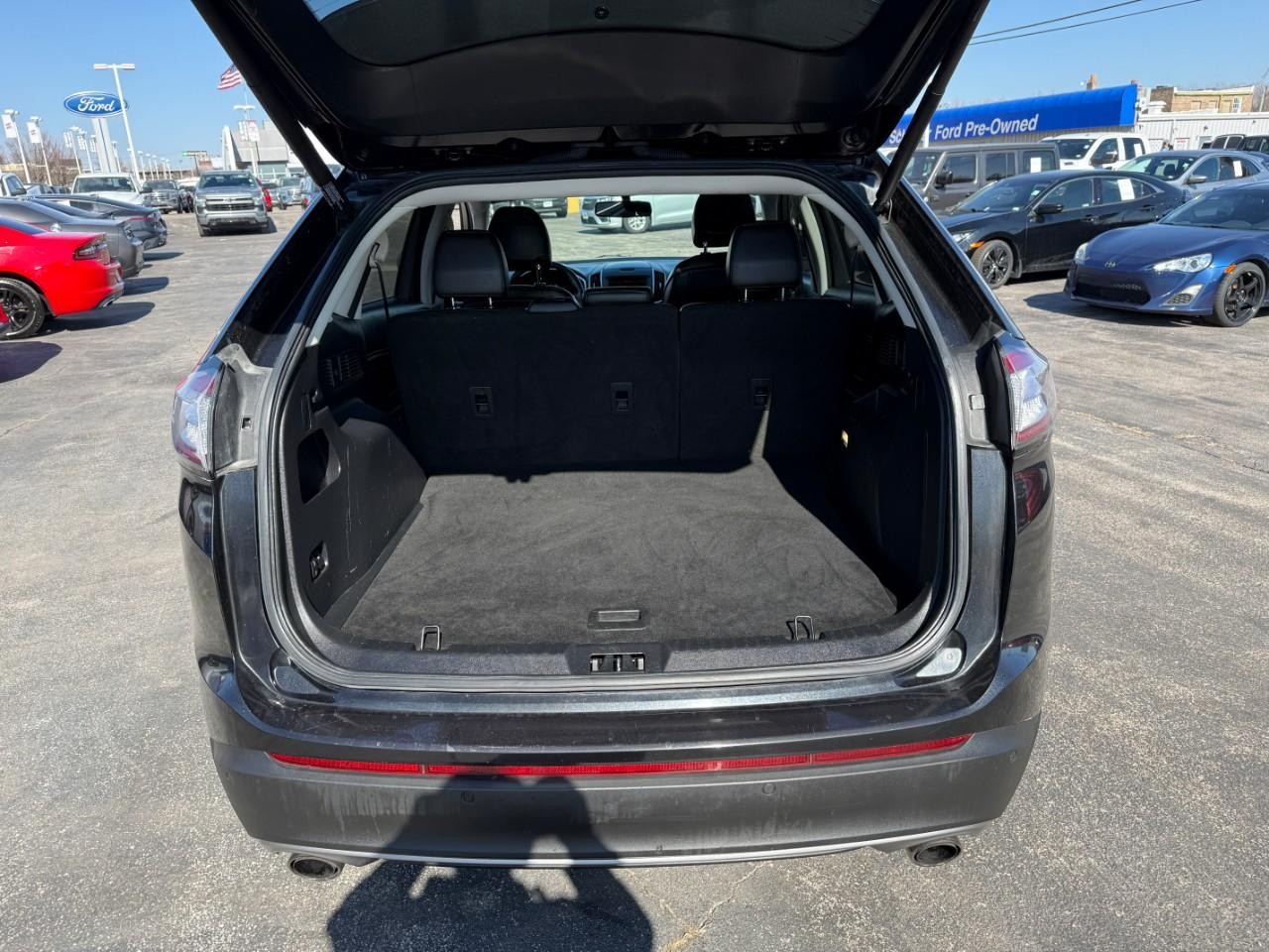 Ford Edge Vehicle Full-screen Gallery Image 07