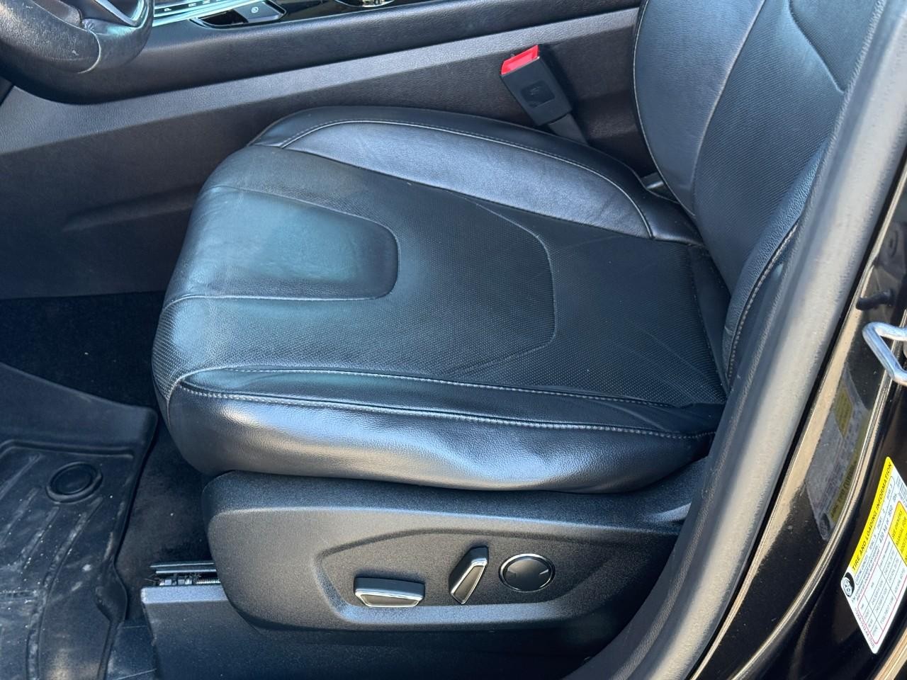 Ford Edge Vehicle Full-screen Gallery Image 16