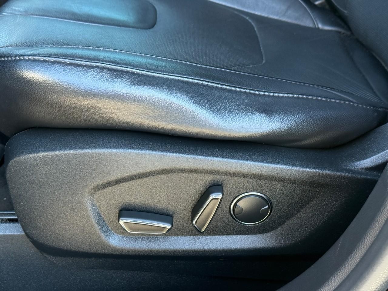 Ford Edge Vehicle Full-screen Gallery Image 17