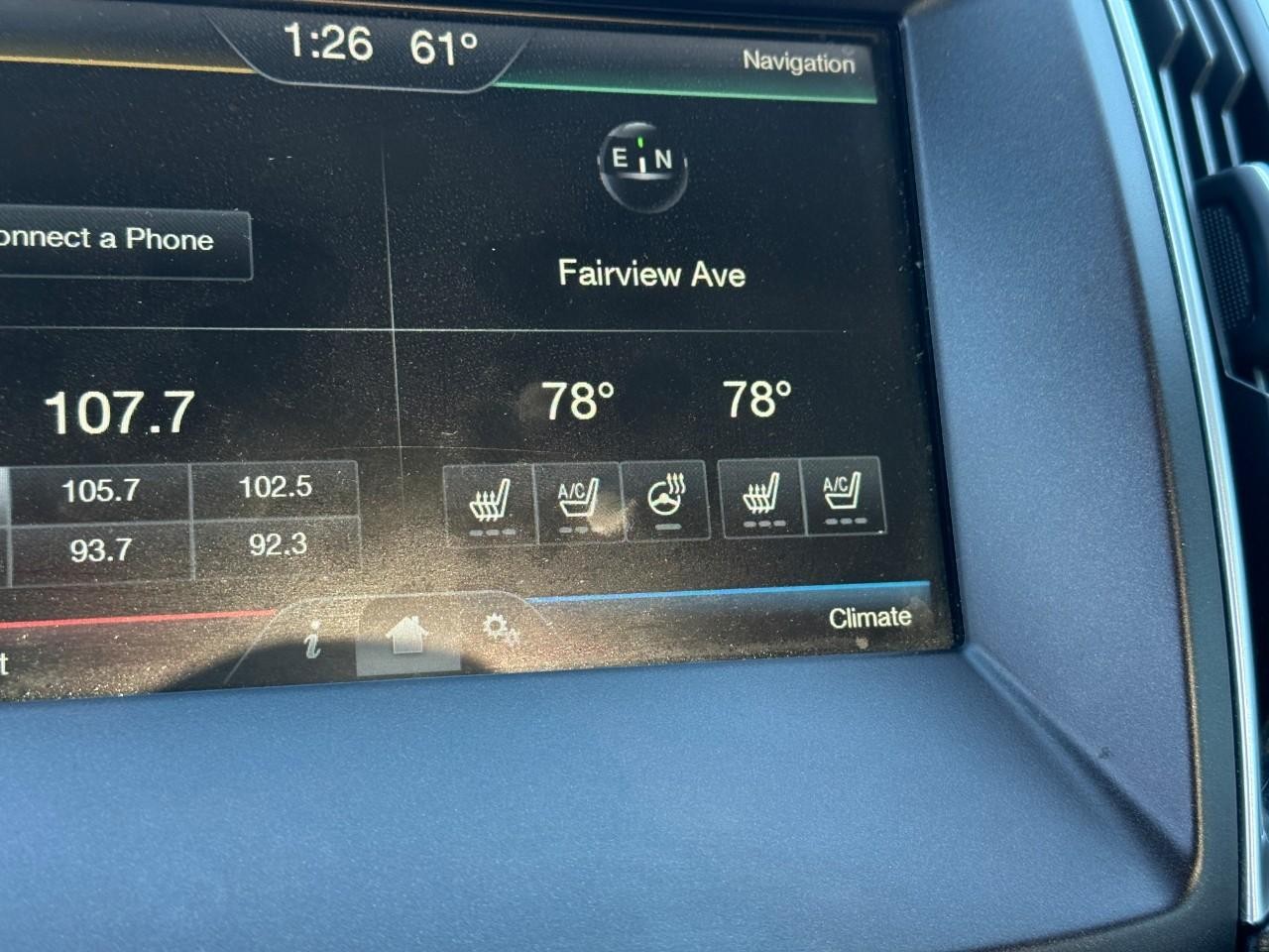 Ford Edge Vehicle Full-screen Gallery Image 24