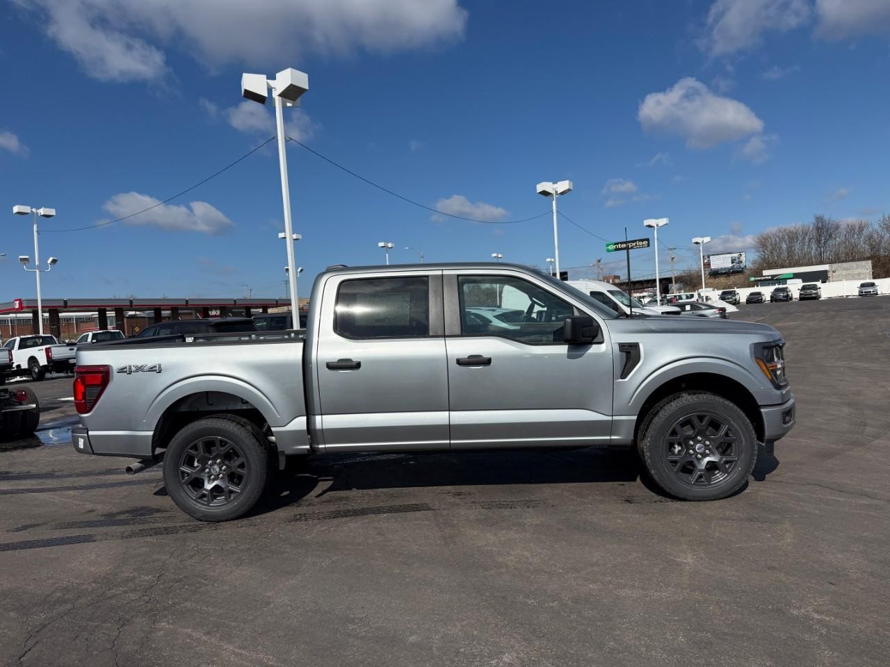 Ford F-150 Vehicle Full-screen Gallery Image 02
