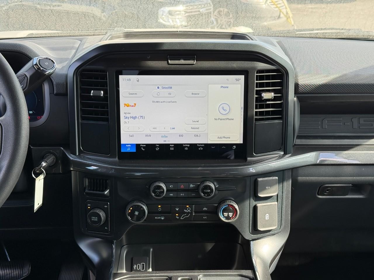 Ford F-150 Vehicle Full-screen Gallery Image 08