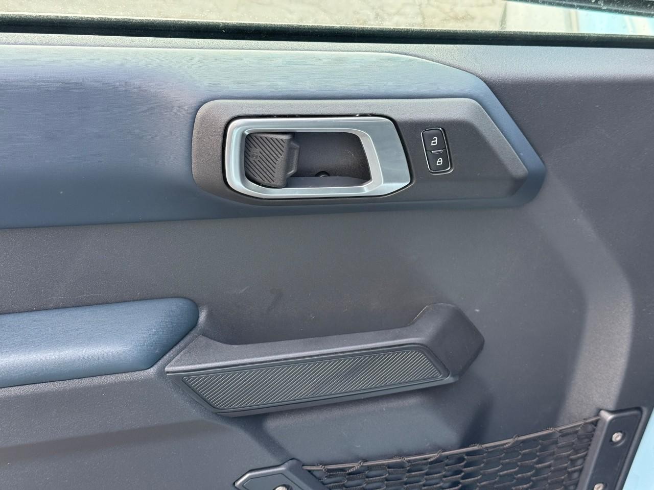 Ford Bronco Vehicle Full-screen Gallery Image 10