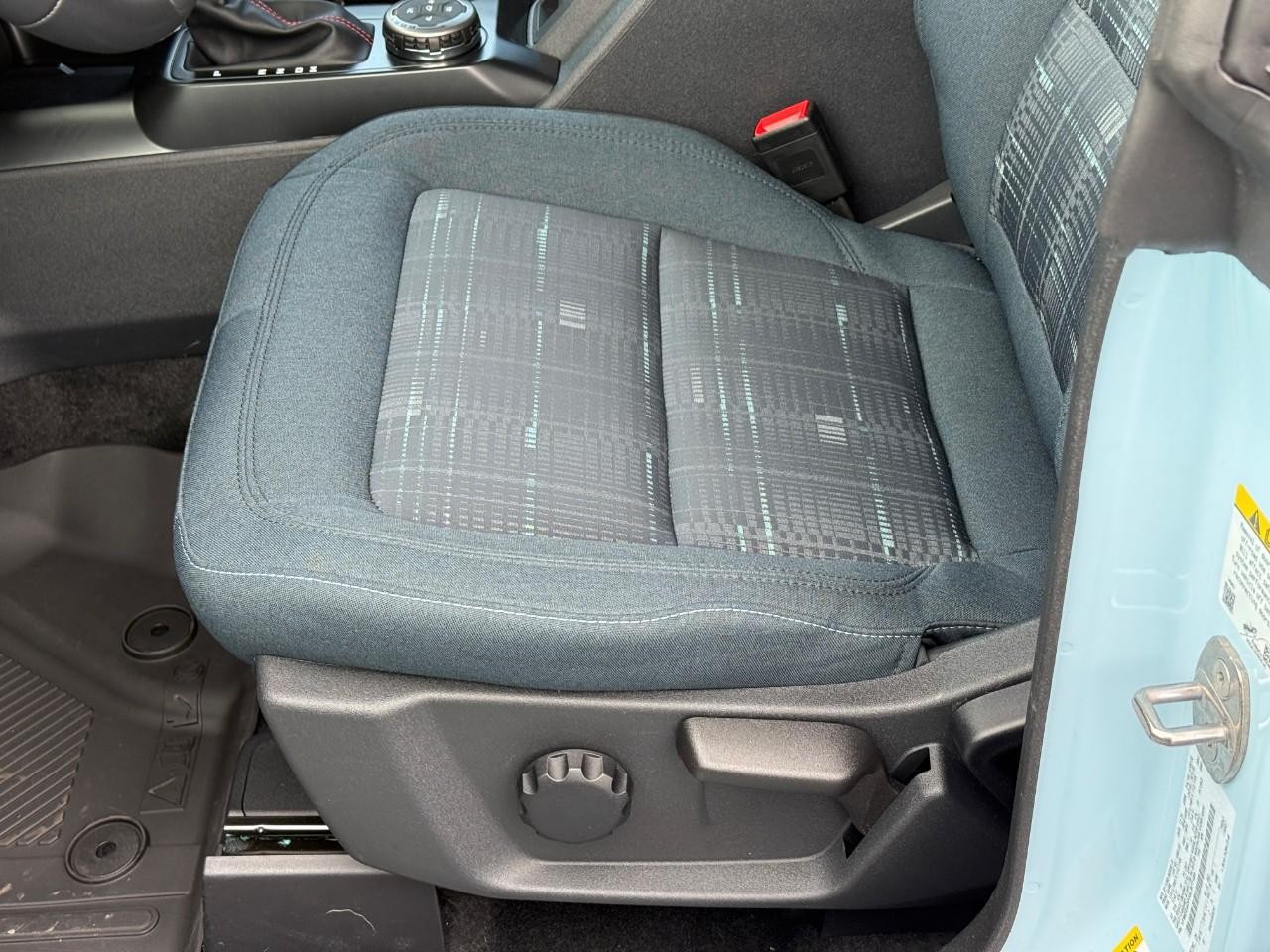 Ford Bronco Vehicle Full-screen Gallery Image 11