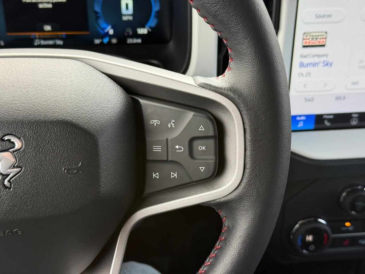 Ford Bronco Vehicle Full-screen Gallery Image 14