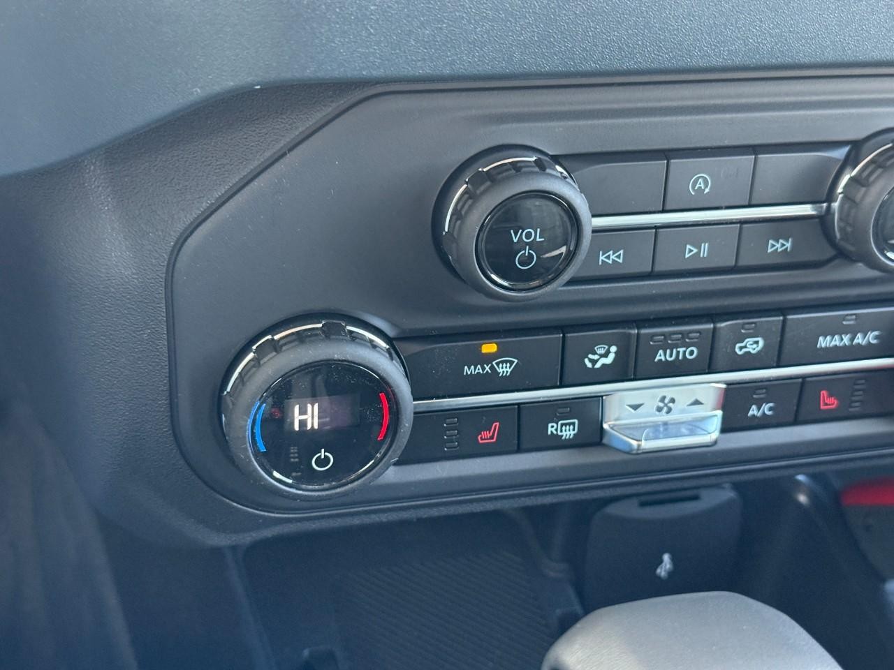 Ford Bronco Vehicle Full-screen Gallery Image 16