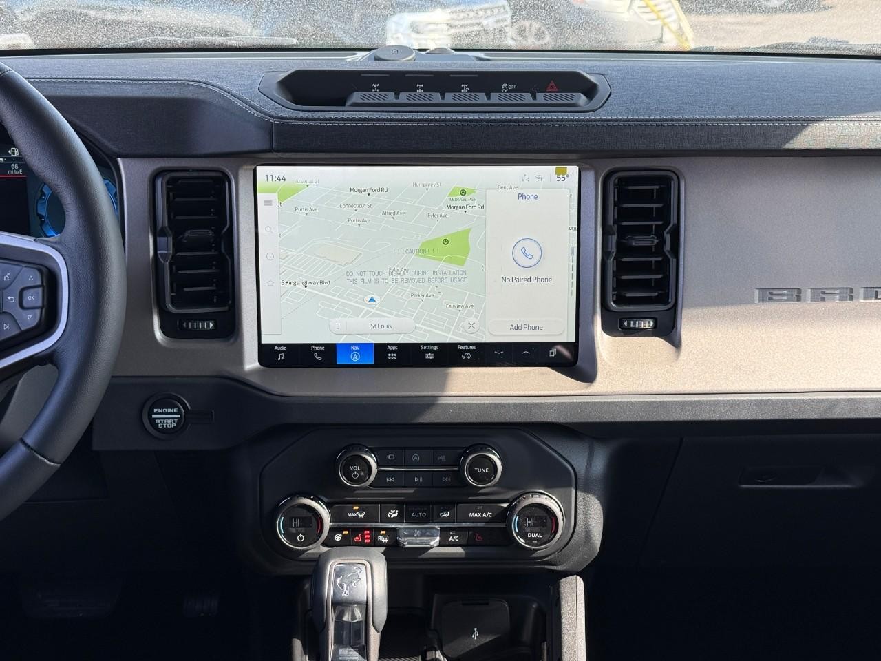 Ford Bronco Vehicle Full-screen Gallery Image 08