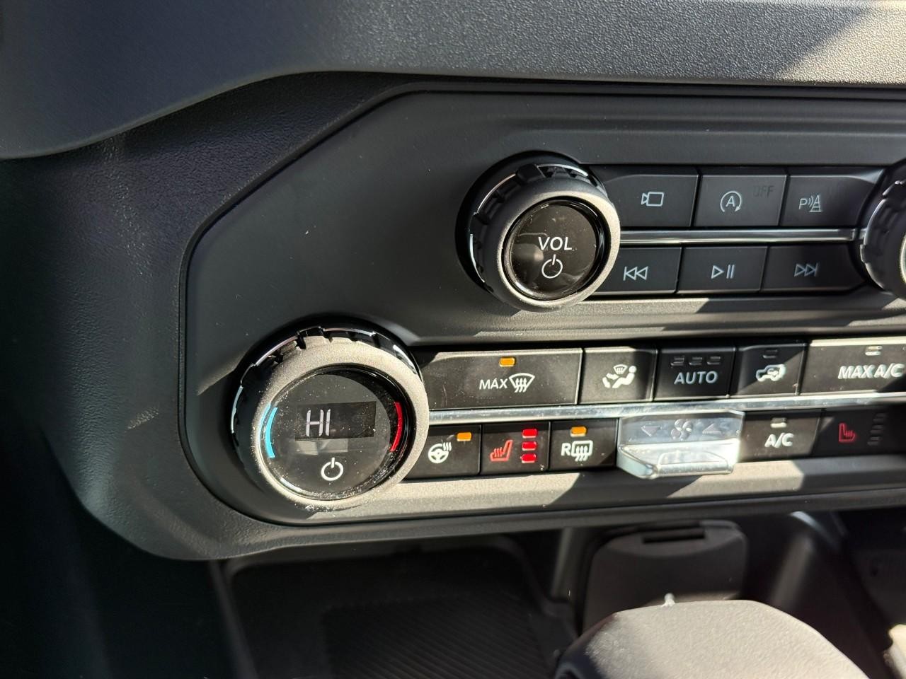 Ford Bronco Vehicle Full-screen Gallery Image 16