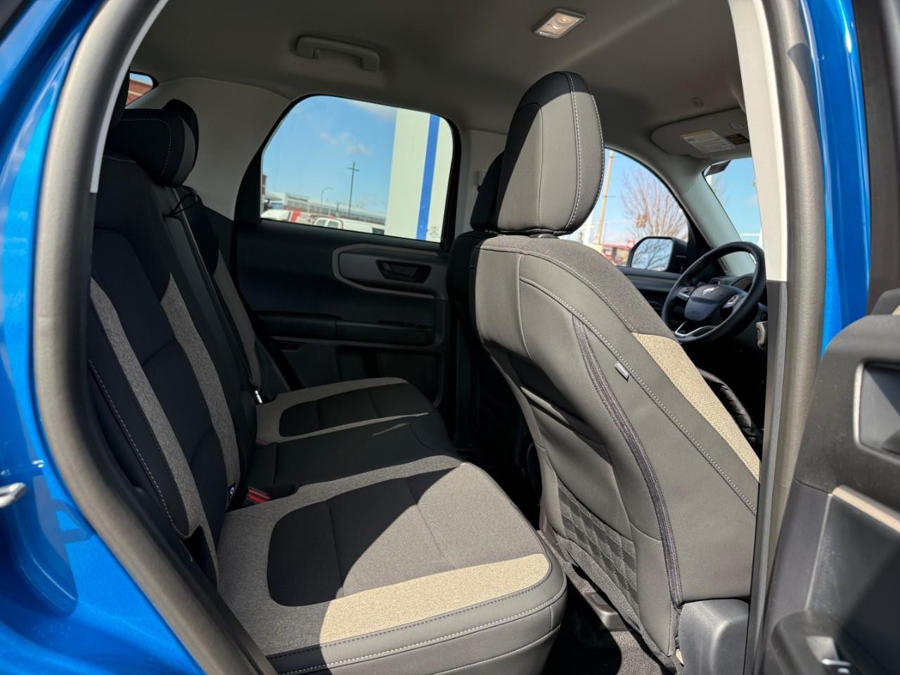 Ford Bronco Sport Vehicle Full-screen Gallery Image 05