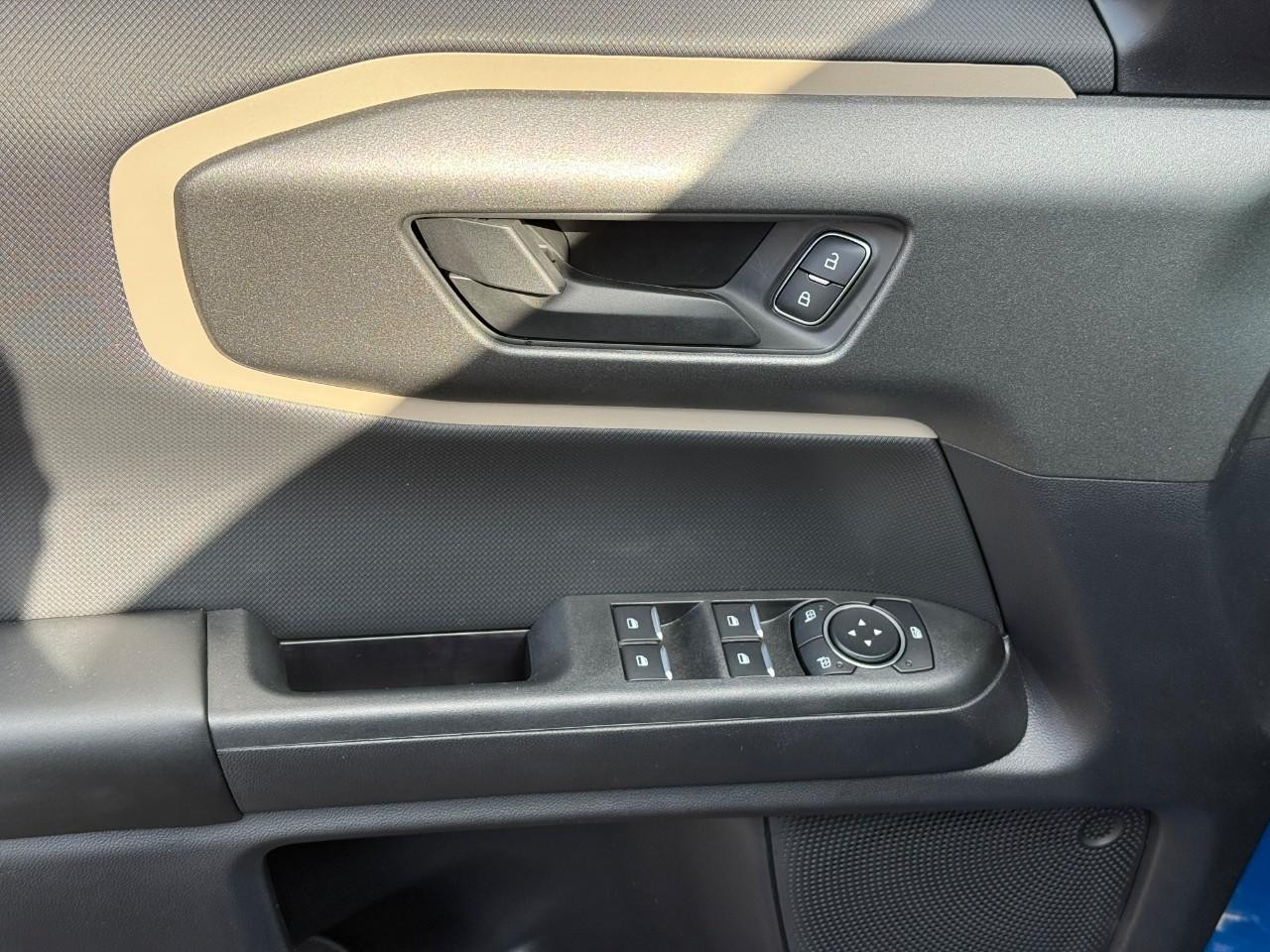 Ford Bronco Sport Vehicle Full-screen Gallery Image 10