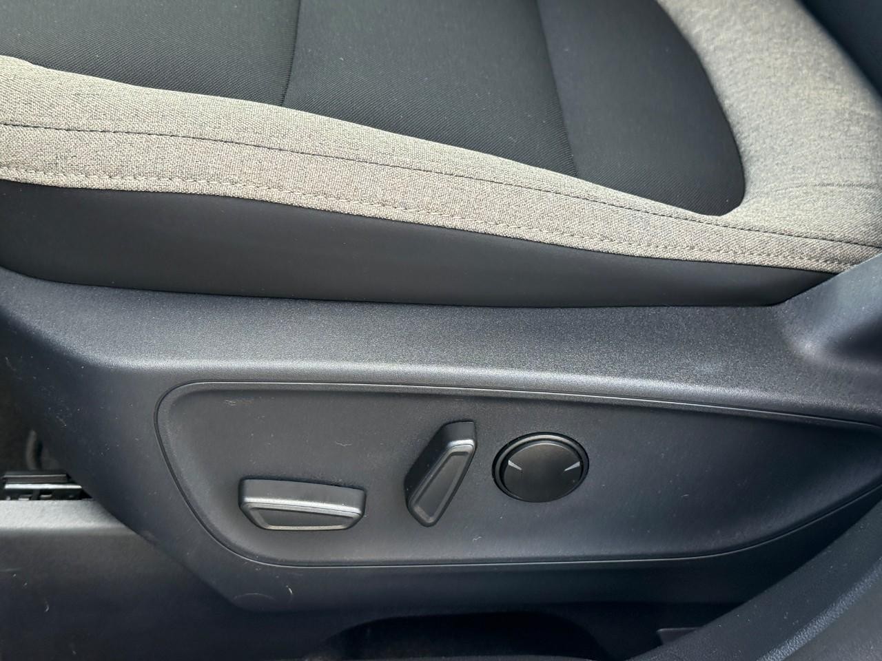 Ford Bronco Sport Vehicle Full-screen Gallery Image 12