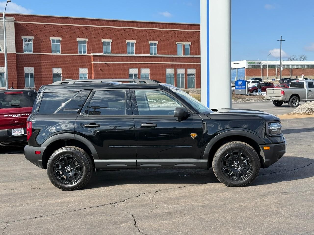 Ford Bronco Sport Vehicle Full-screen Gallery Image 02