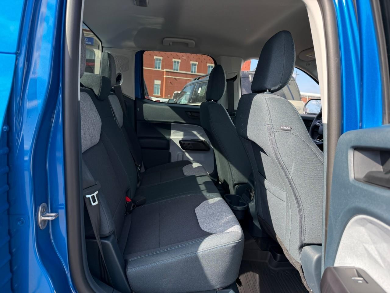 Ford Maverick Vehicle Full-screen Gallery Image 05