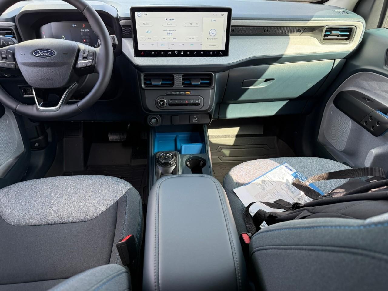 Ford Maverick Vehicle Full-screen Gallery Image 06