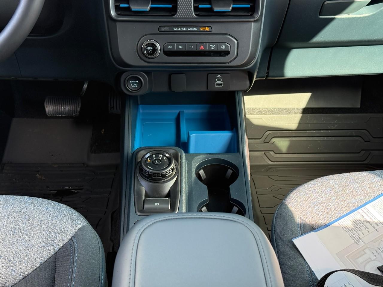 Ford Maverick Vehicle Full-screen Gallery Image 10