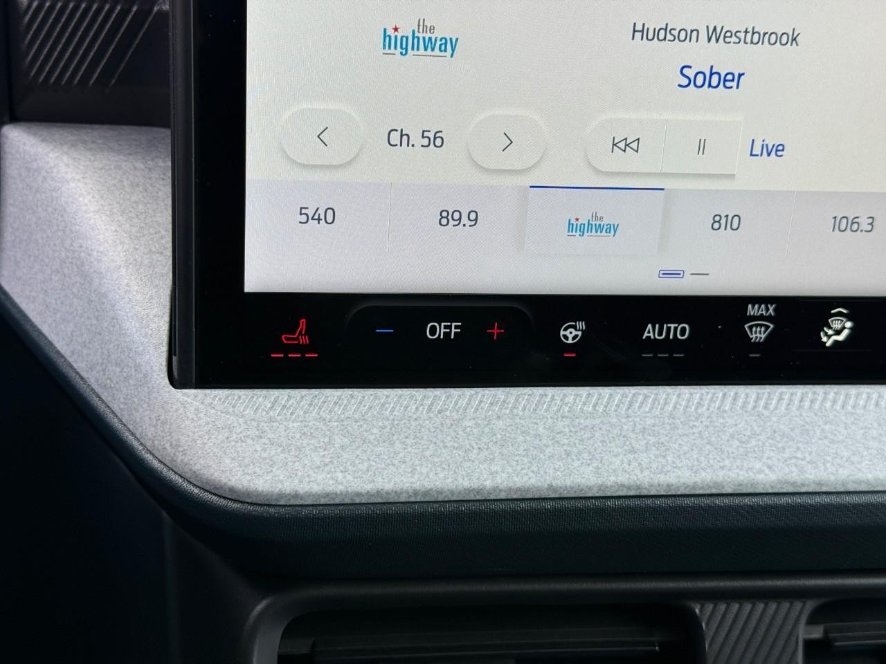 Ford Maverick Vehicle Full-screen Gallery Image 16