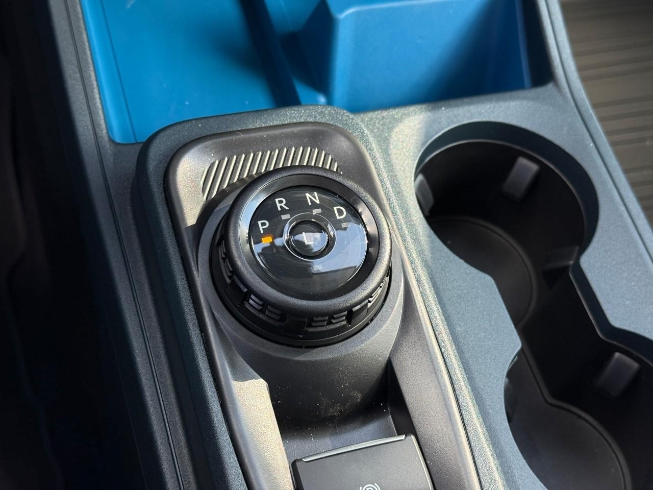 Ford Maverick Vehicle Full-screen Gallery Image 17