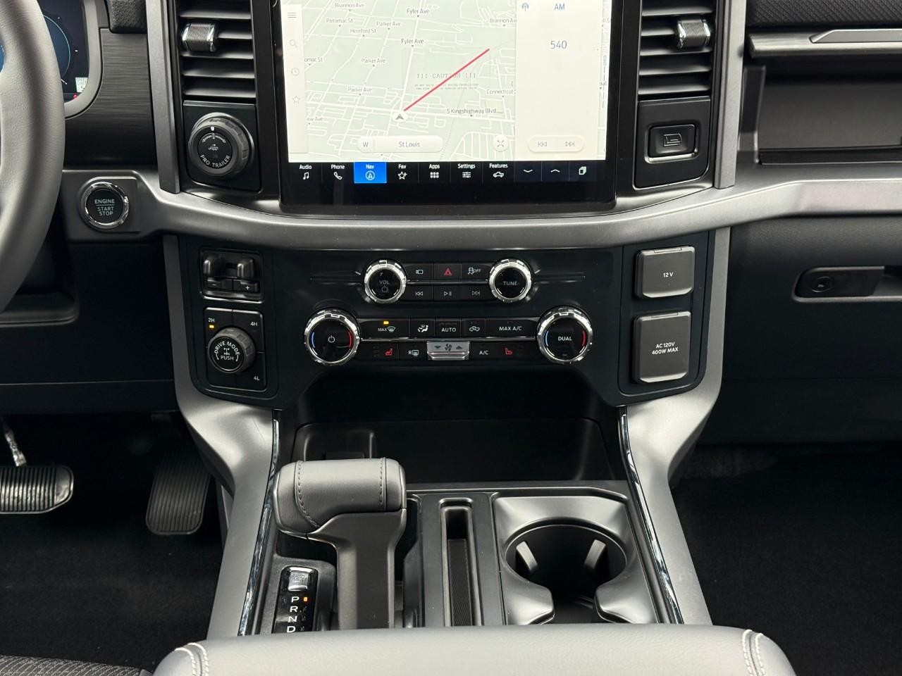 Ford F-150 Vehicle Full-screen Gallery Image 09