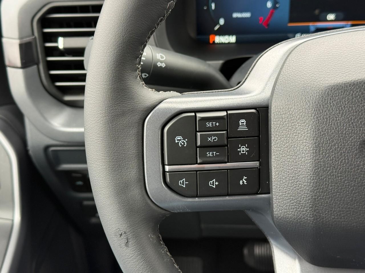 Ford F-150 Vehicle Full-screen Gallery Image 13