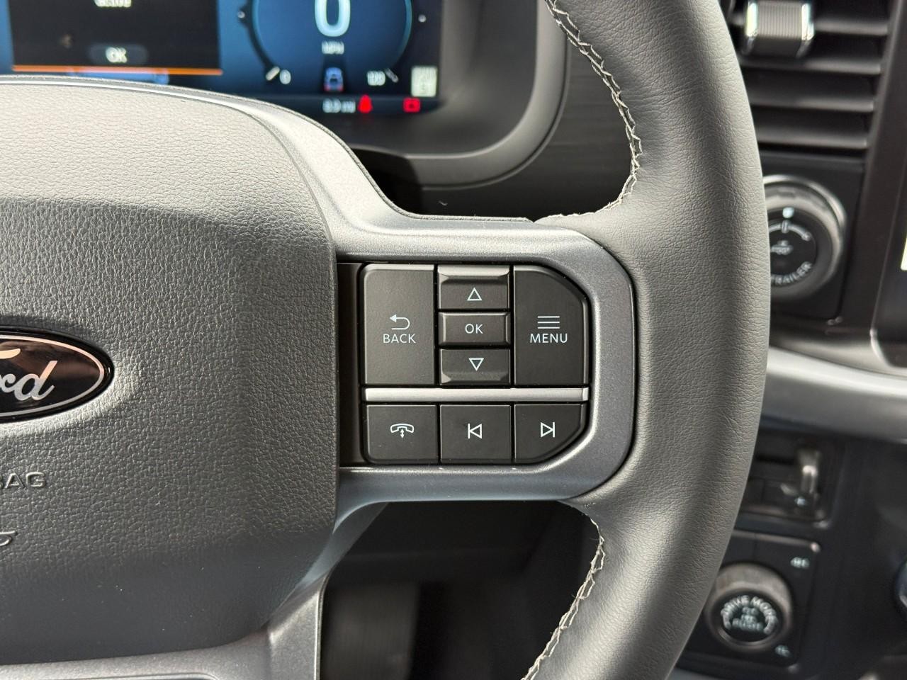 Ford F-150 Vehicle Full-screen Gallery Image 14