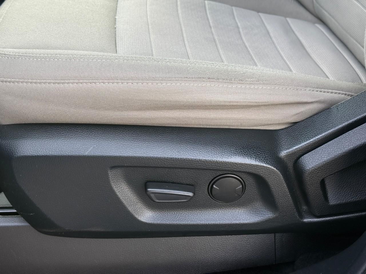 Ford Ranger Vehicle Full-screen Gallery Image 18