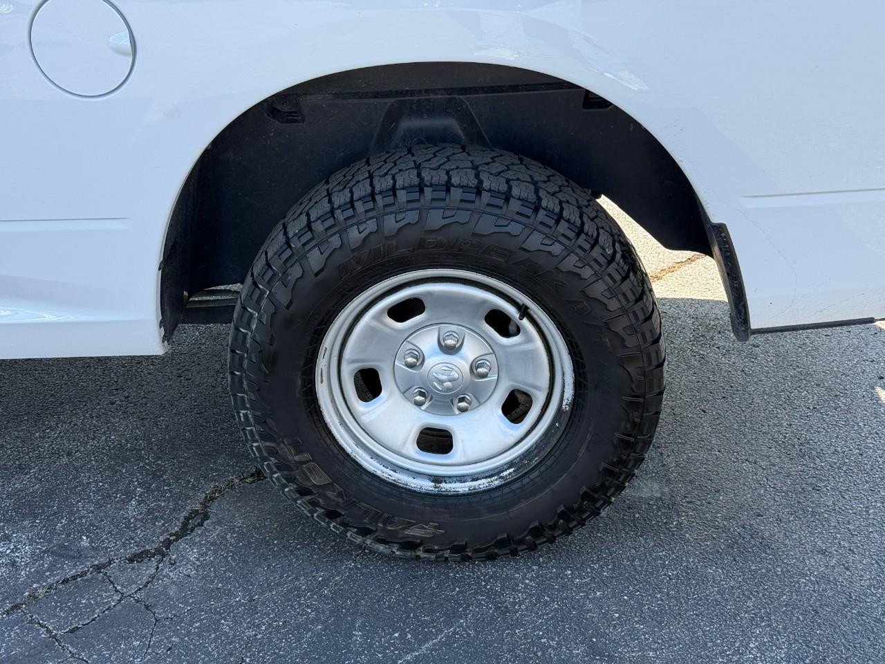 Ram 1500 Classic Vehicle Full-screen Gallery Image 10