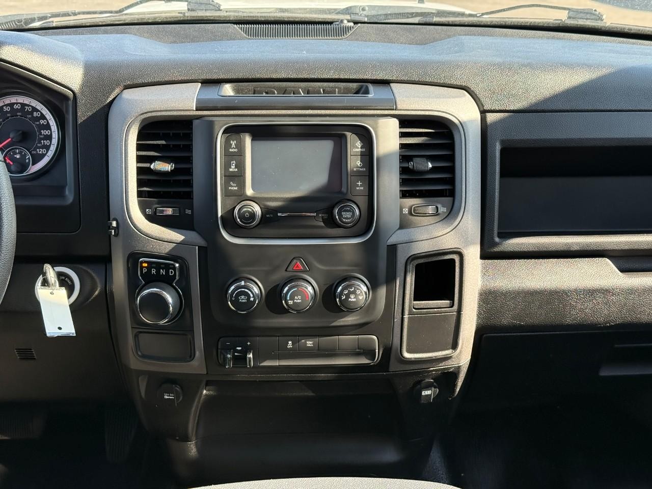 Ram 1500 Classic Vehicle Full-screen Gallery Image 14