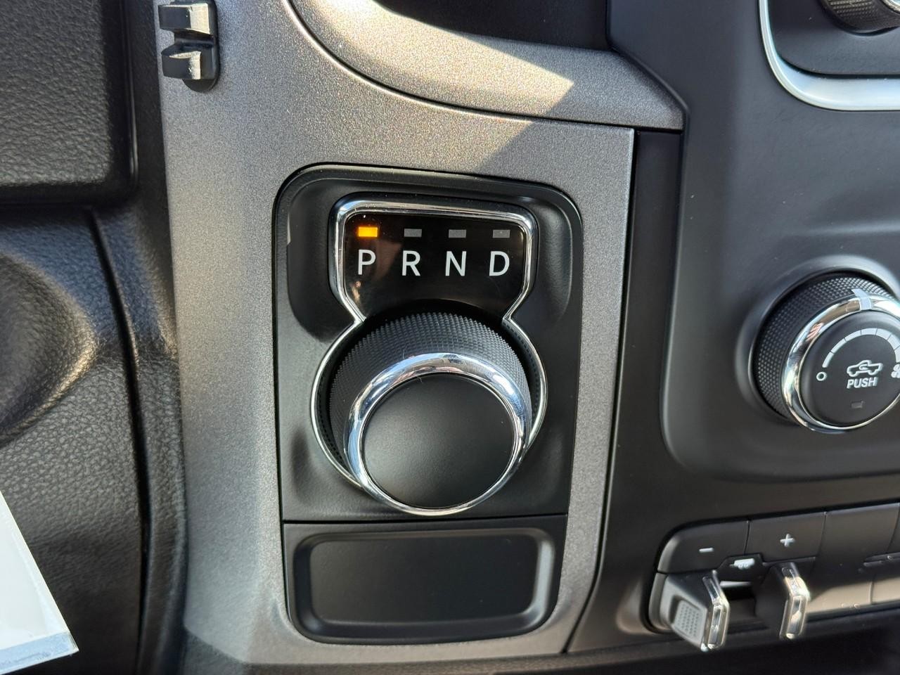 Ram 1500 Classic Vehicle Full-screen Gallery Image 22