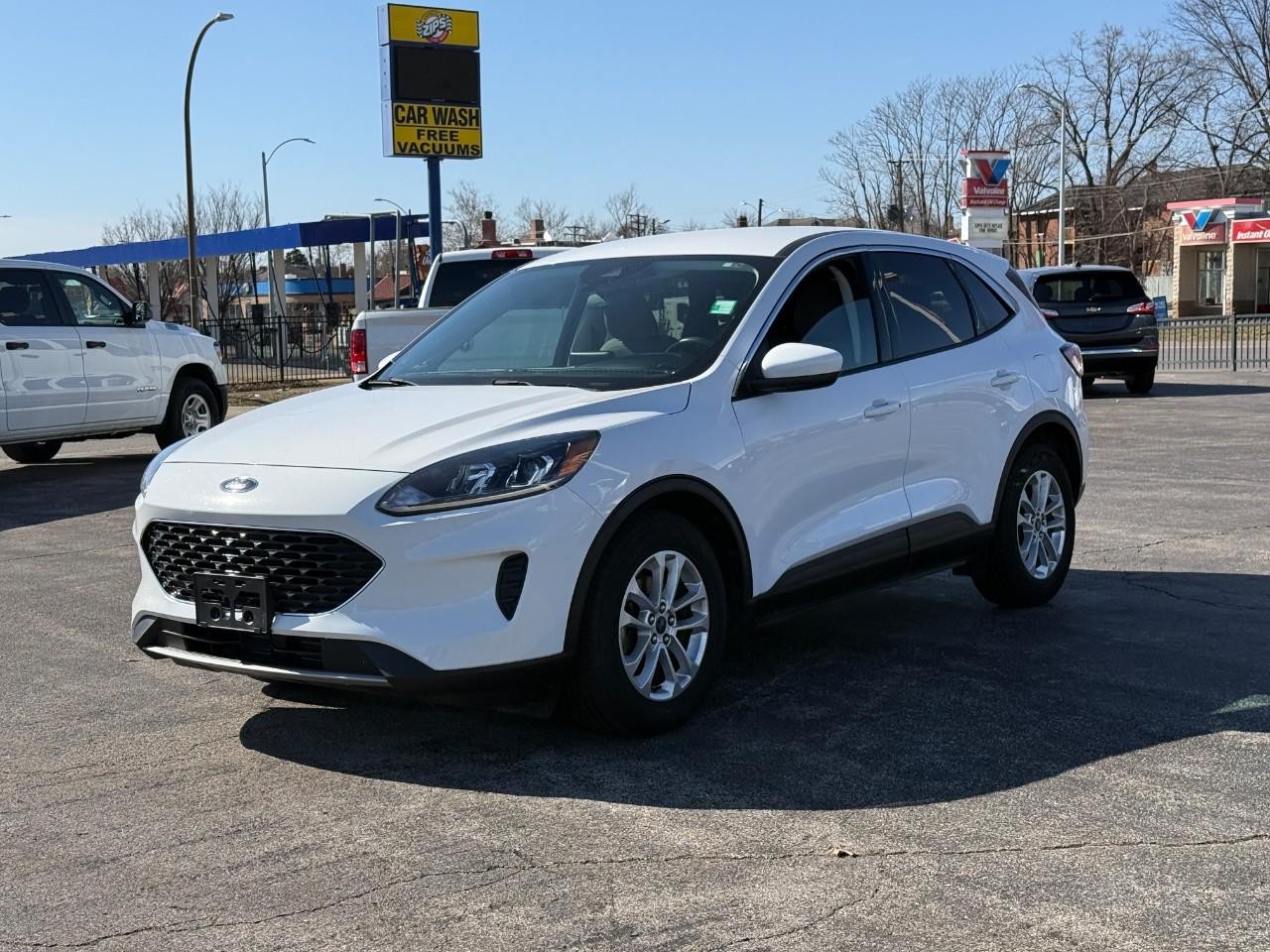 Ford Escape Vehicle Full-screen Gallery Image 09