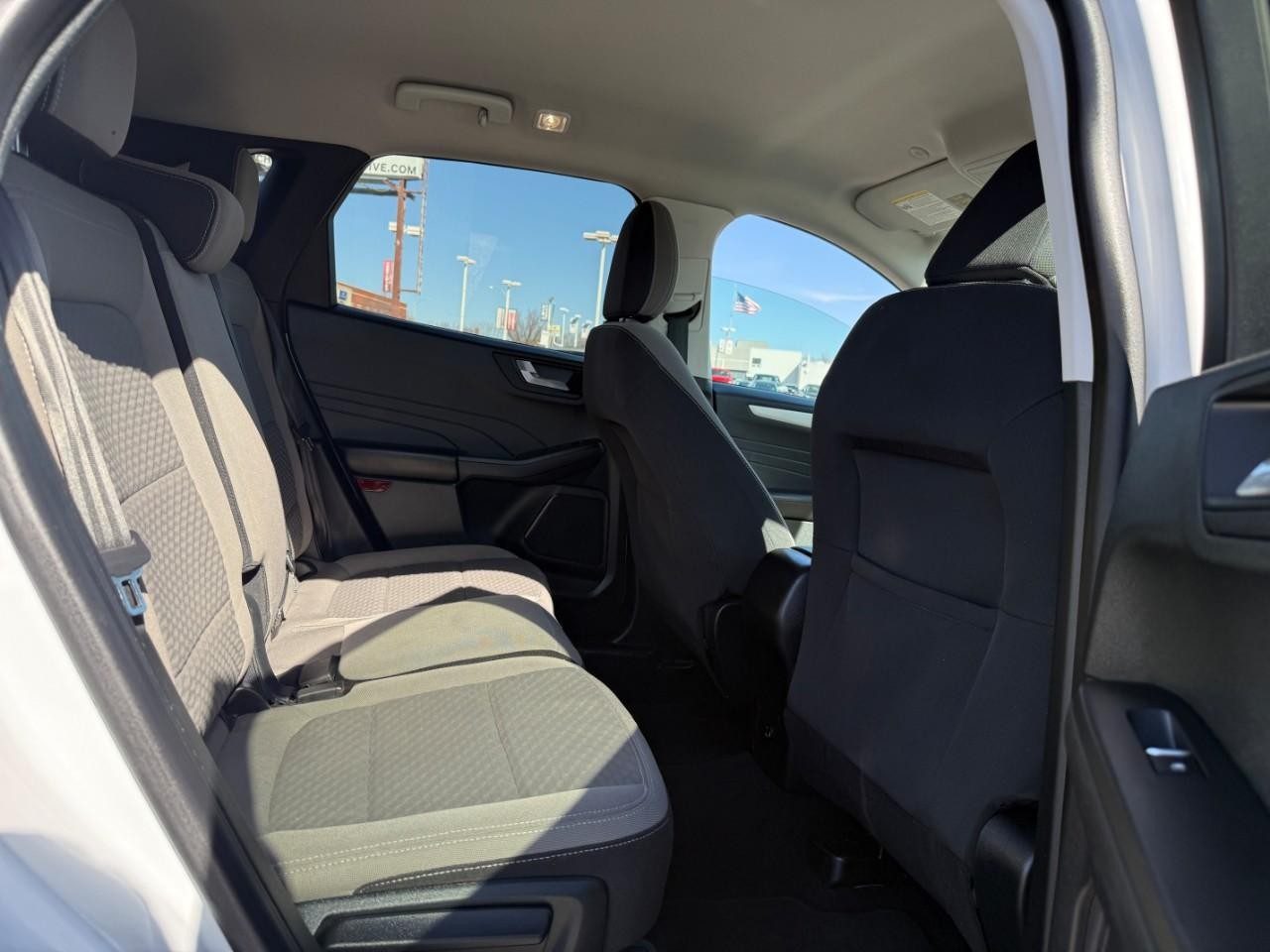 Ford Escape Vehicle Full-screen Gallery Image 11