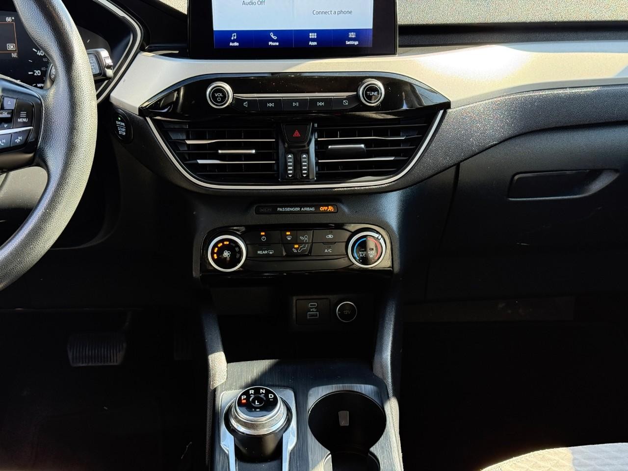 Ford Escape Vehicle Full-screen Gallery Image 15