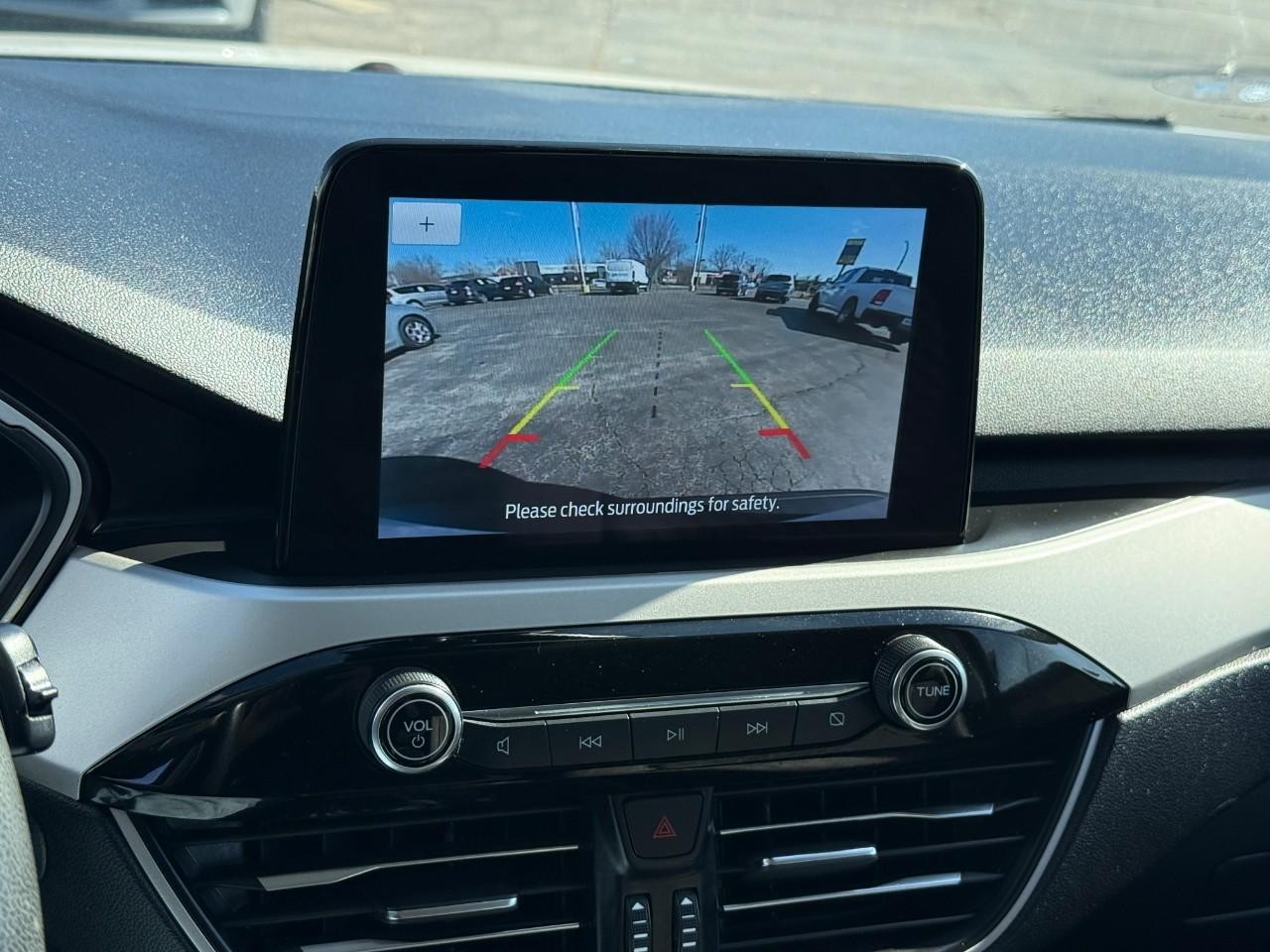 Ford Escape Vehicle Full-screen Gallery Image 25