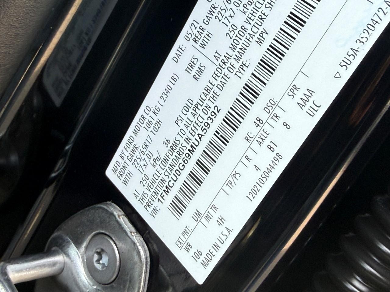 Ford Escape Vehicle Full-screen Gallery Image 26