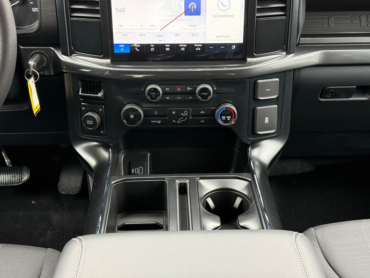 Ford F-150 Vehicle Full-screen Gallery Image 10