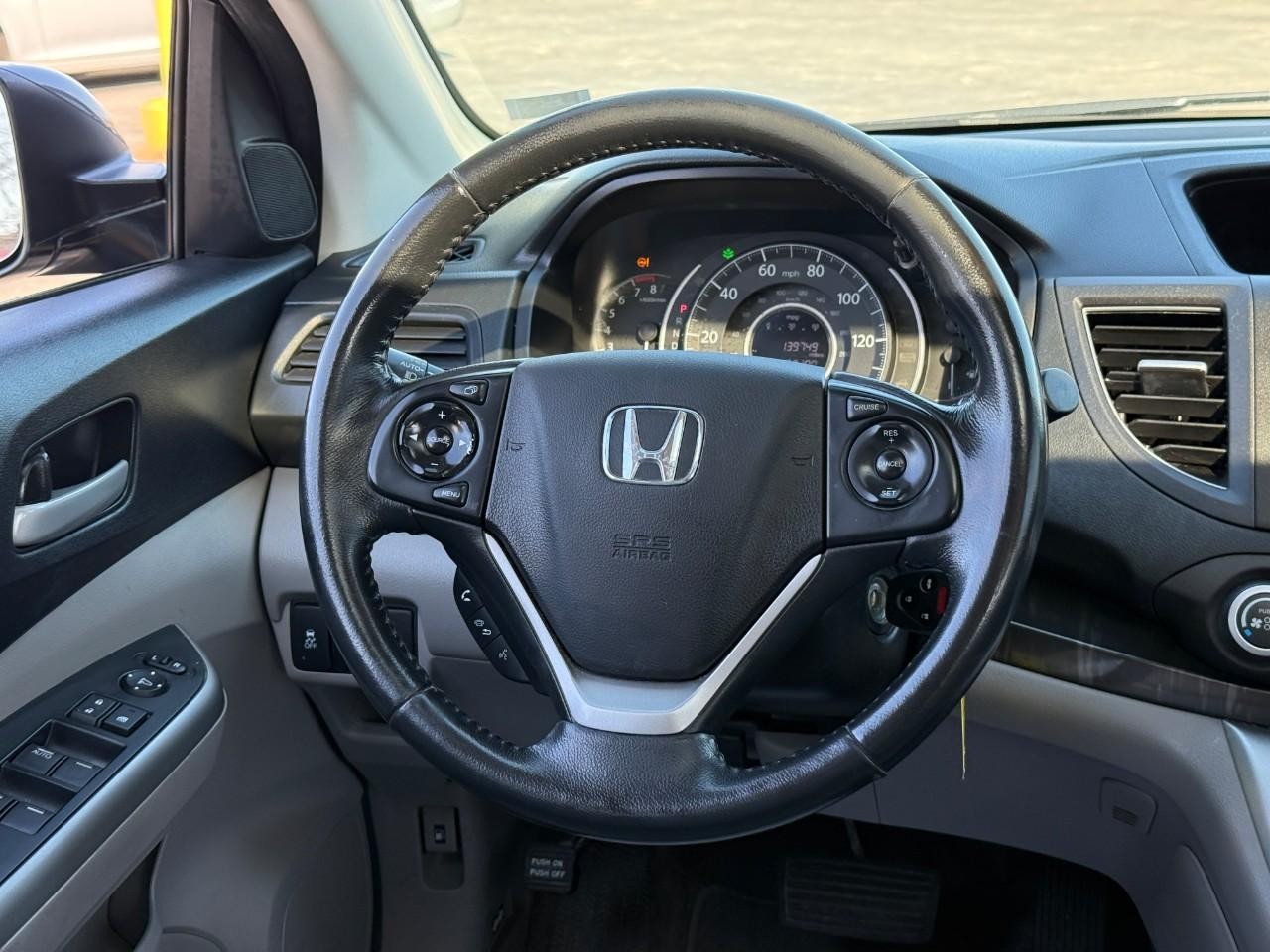 Honda CR-V Vehicle Full-screen Gallery Image 13