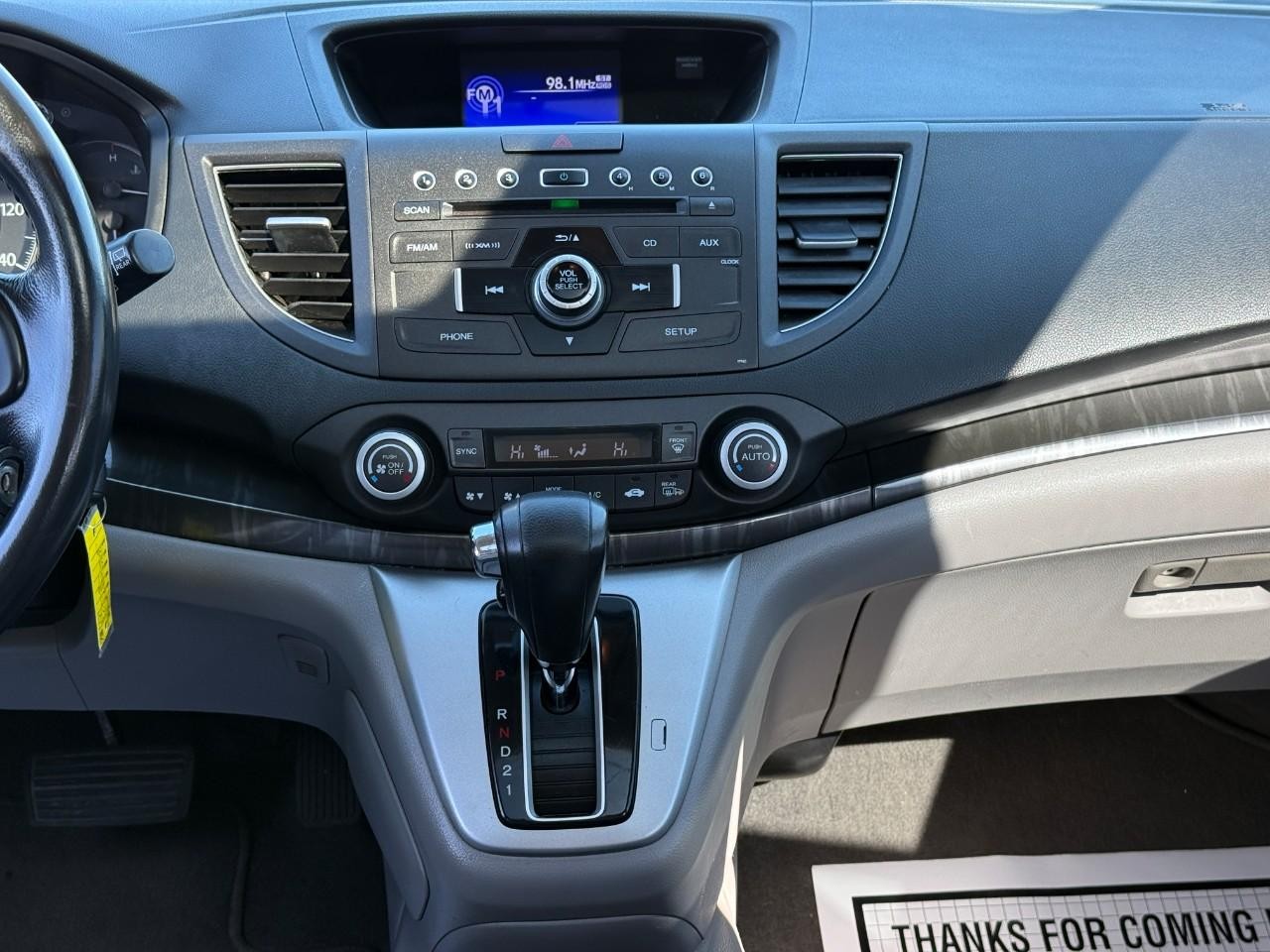 Honda CR-V Vehicle Full-screen Gallery Image 15