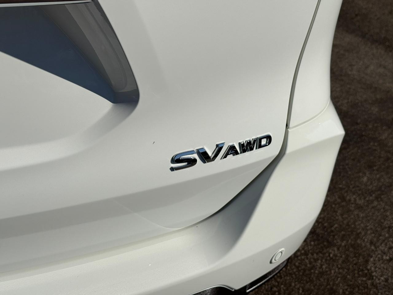 Nissan Rogue Vehicle Full-screen Gallery Image 07