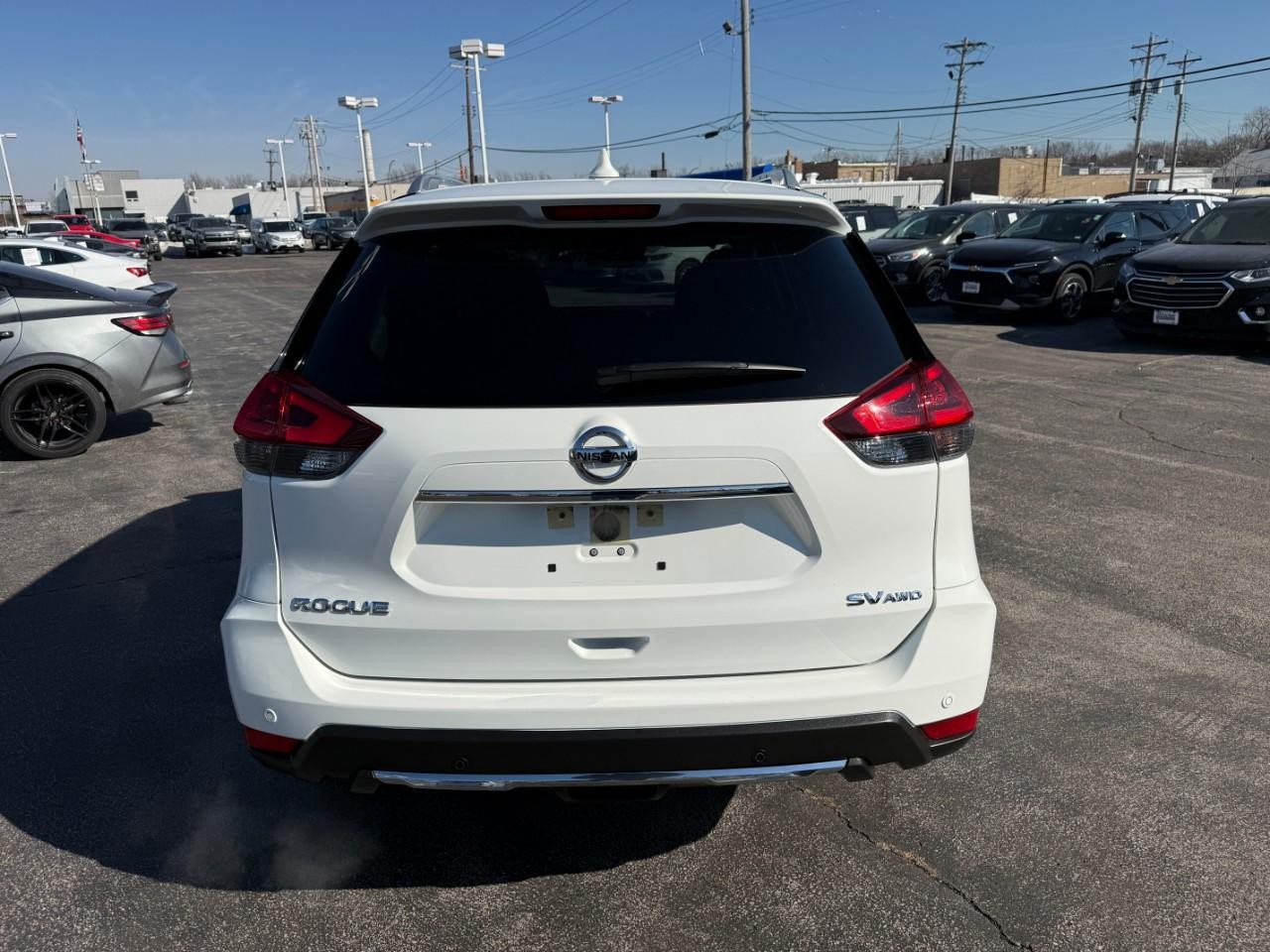 Nissan Rogue Vehicle Full-screen Gallery Image 10