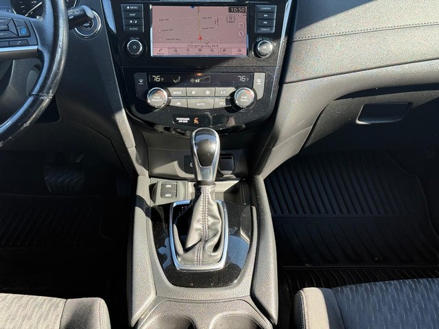 2020 Nissan Rogue SV - Photo 15