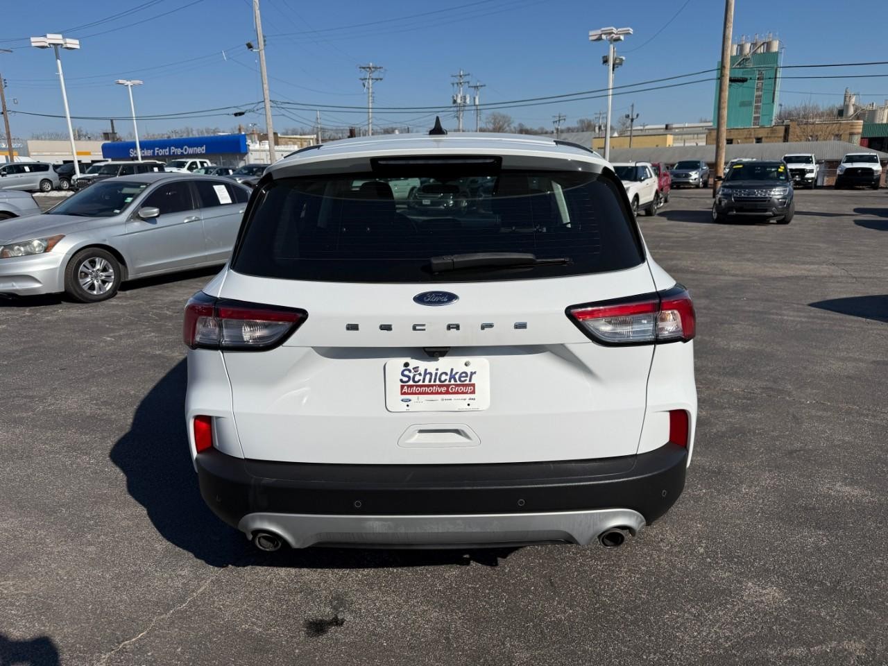 Ford Escape Vehicle Full-screen Gallery Image 08