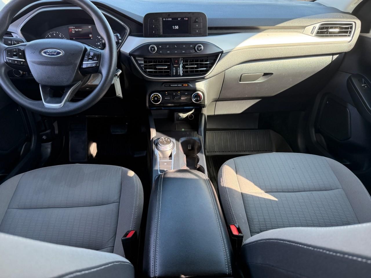 Ford Escape Vehicle Full-screen Gallery Image 11