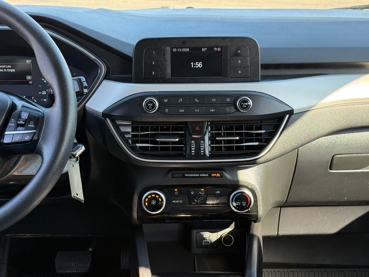 Ford Escape Vehicle Full-screen Gallery Image 13