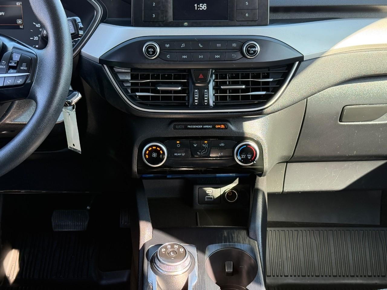 Ford Escape Vehicle Full-screen Gallery Image 14