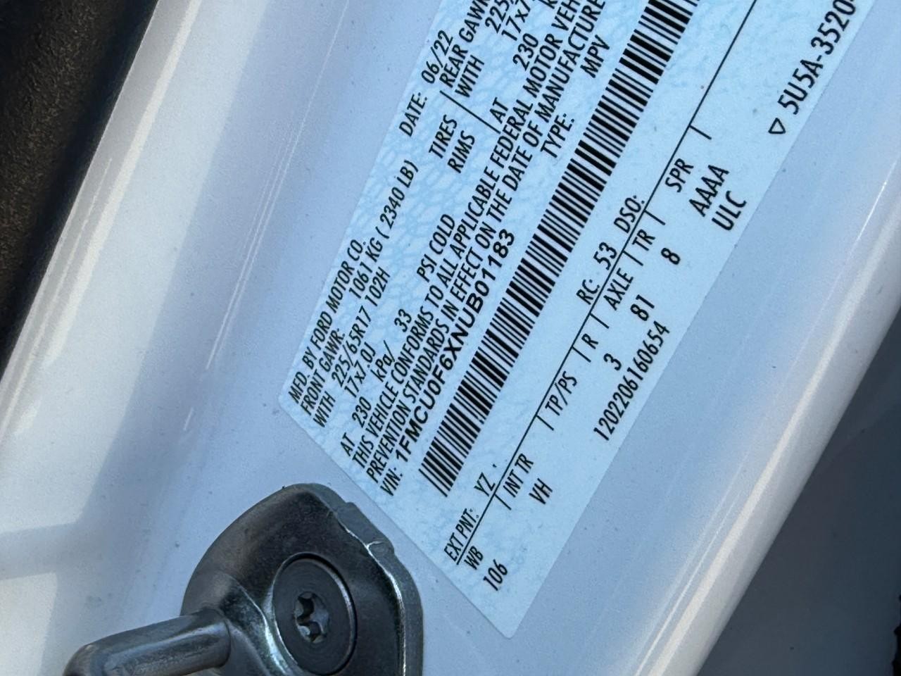 Ford Escape Vehicle Full-screen Gallery Image 26