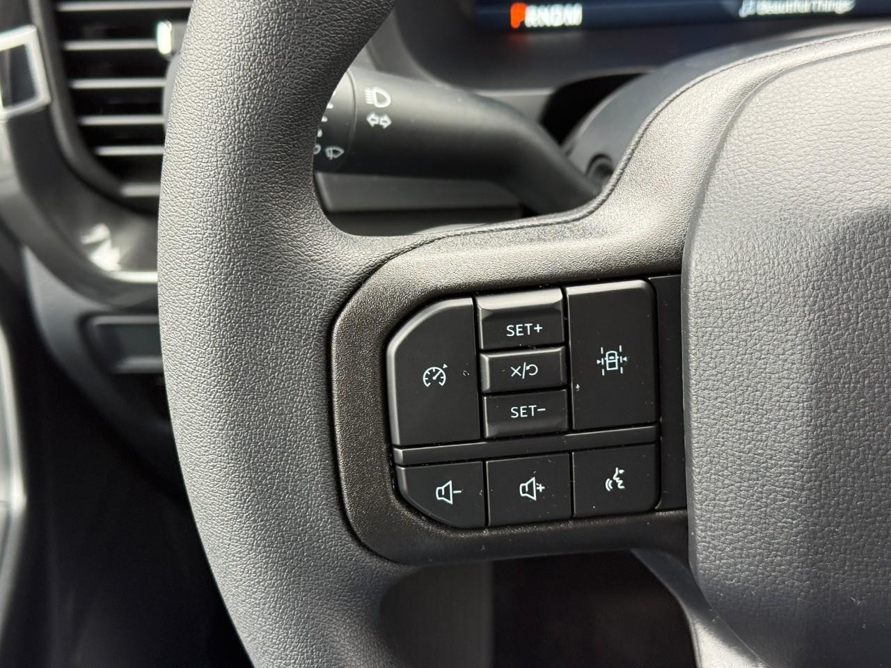 Ford F-150 Vehicle Full-screen Gallery Image 13