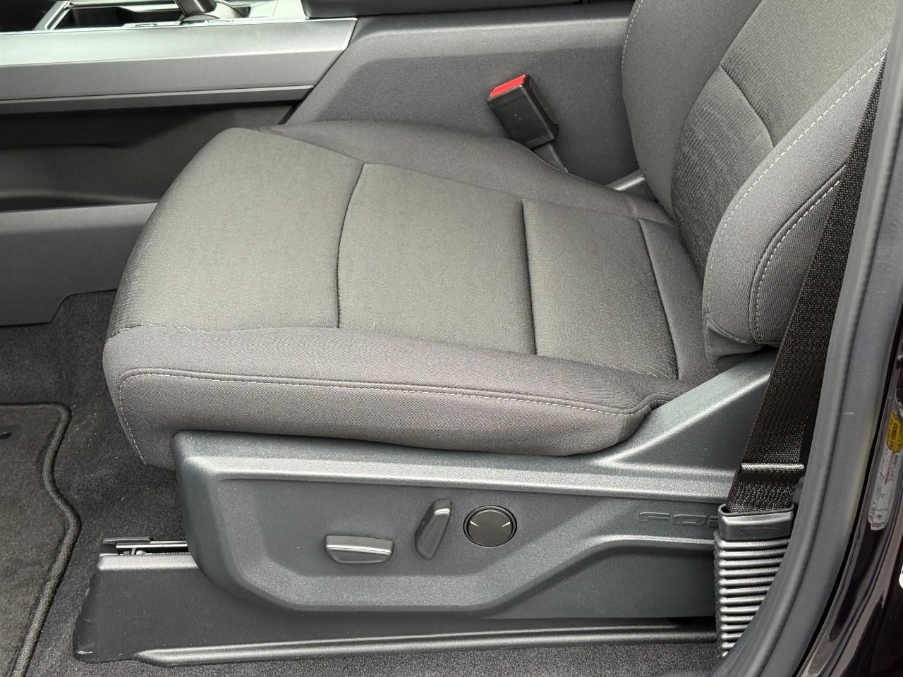 Ford F-150 Vehicle Full-screen Gallery Image 11