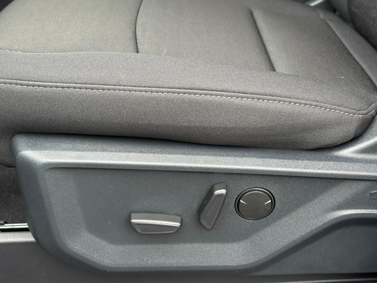 Ford F-150 Vehicle Full-screen Gallery Image 12