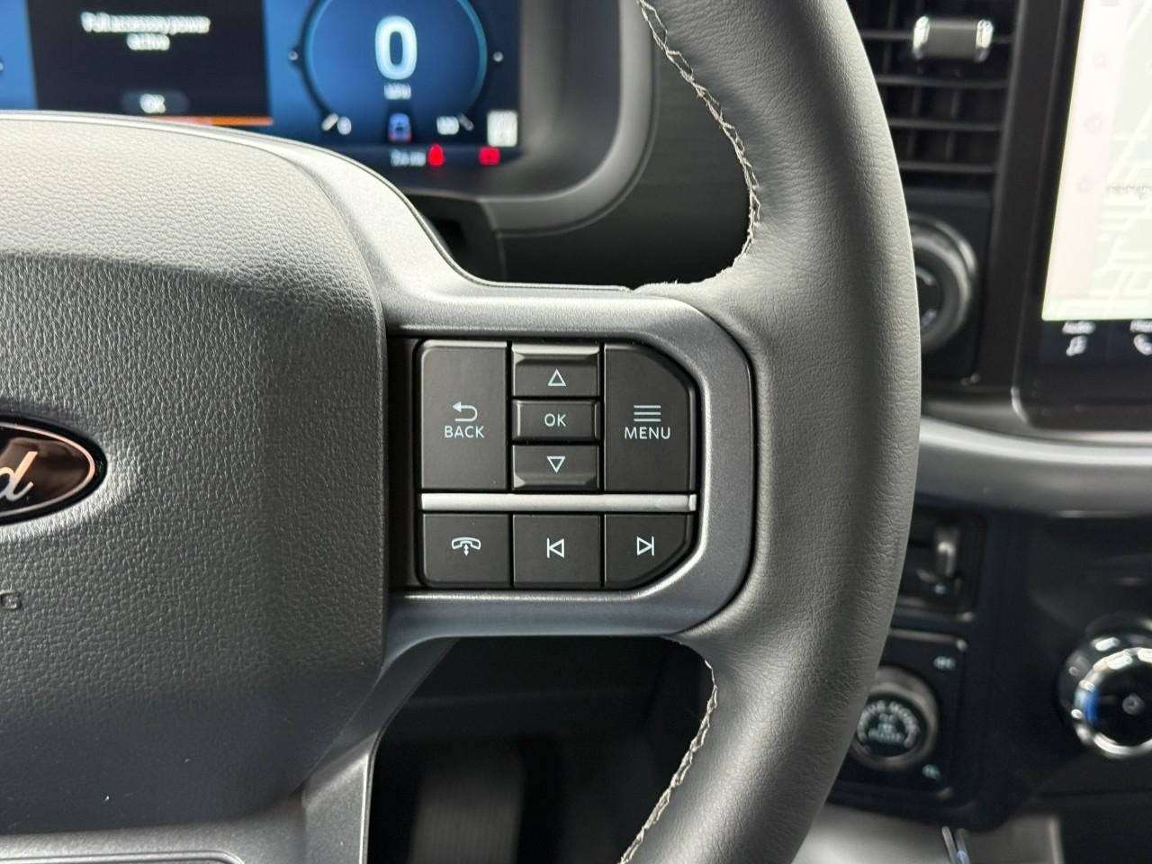 Ford F-150 Vehicle Full-screen Gallery Image 14